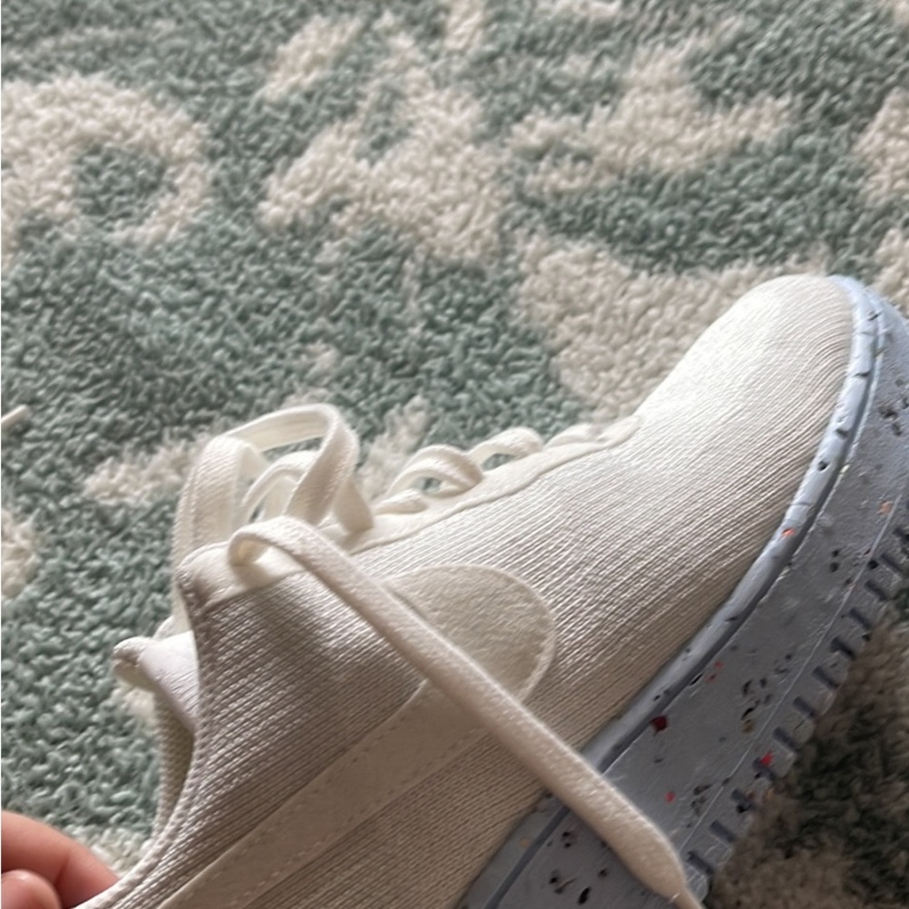 Nike - Picture 3 of 3
